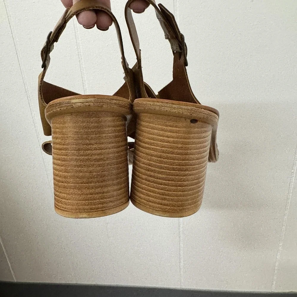 Bella Vita Shoes‎ Womens Size 9.5 Tan Leather Made in Italy Block Heel Sandals - Picture 9 of 9